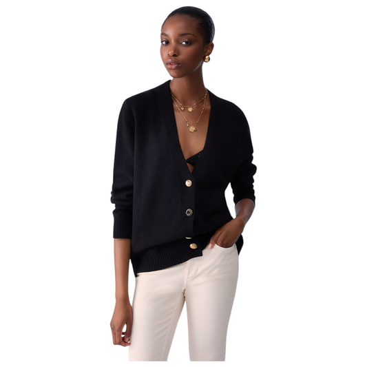 Modella indossa cardigan nero in pura lana Liu Jo con scollo a V e bottoni gioiello, disponibile presso EmyQ STORE